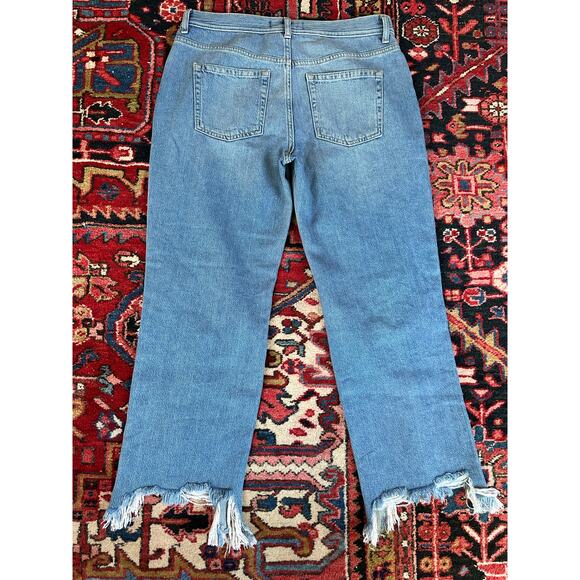 Free People We the Free Straight Leg Cropped Distressed Jeans Size 29 Light Wash - Picture 5 of 5